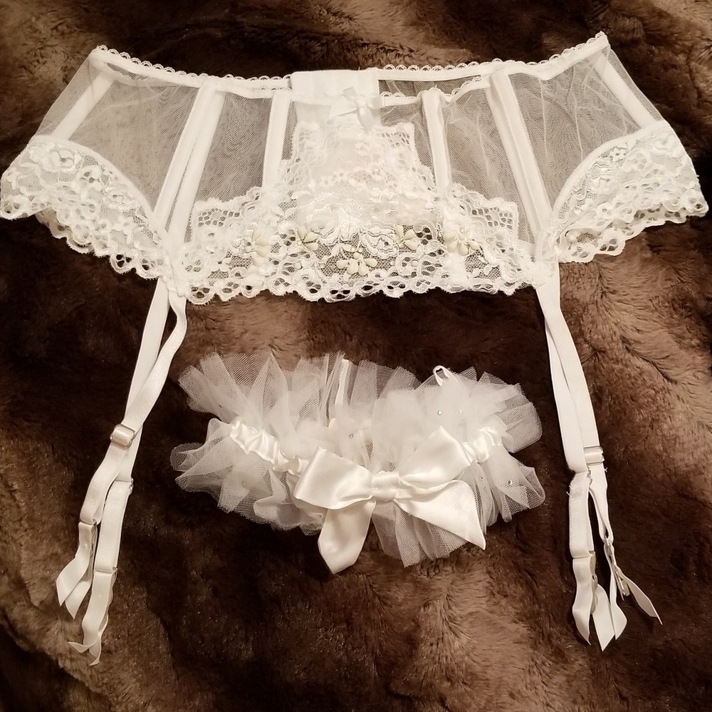Victoria's Secret Wedding Garter Set